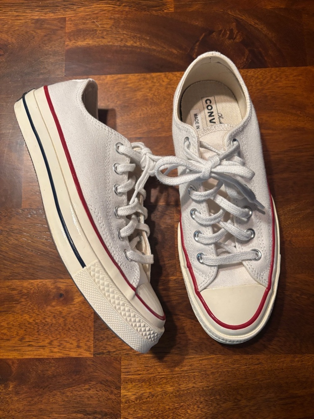 CONVERSE Chuck 70 Low Top Shoes